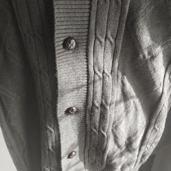 Men's Cable Knit Cardigan Sweater. XL - Picture 4 of 8
